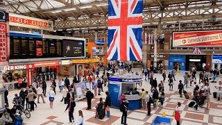 A Walk Through The London Victoria Station London England [upl. by Haidabej]